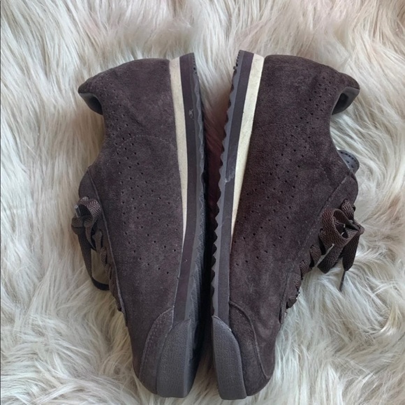 Like NEW Brown Suede Leather Puma Sneakers Sz 7.5 - Picture 3 of 6